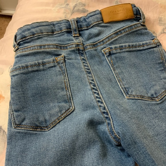 Soft and stretchy Zara raw hem jeans - Picture 4 of 4